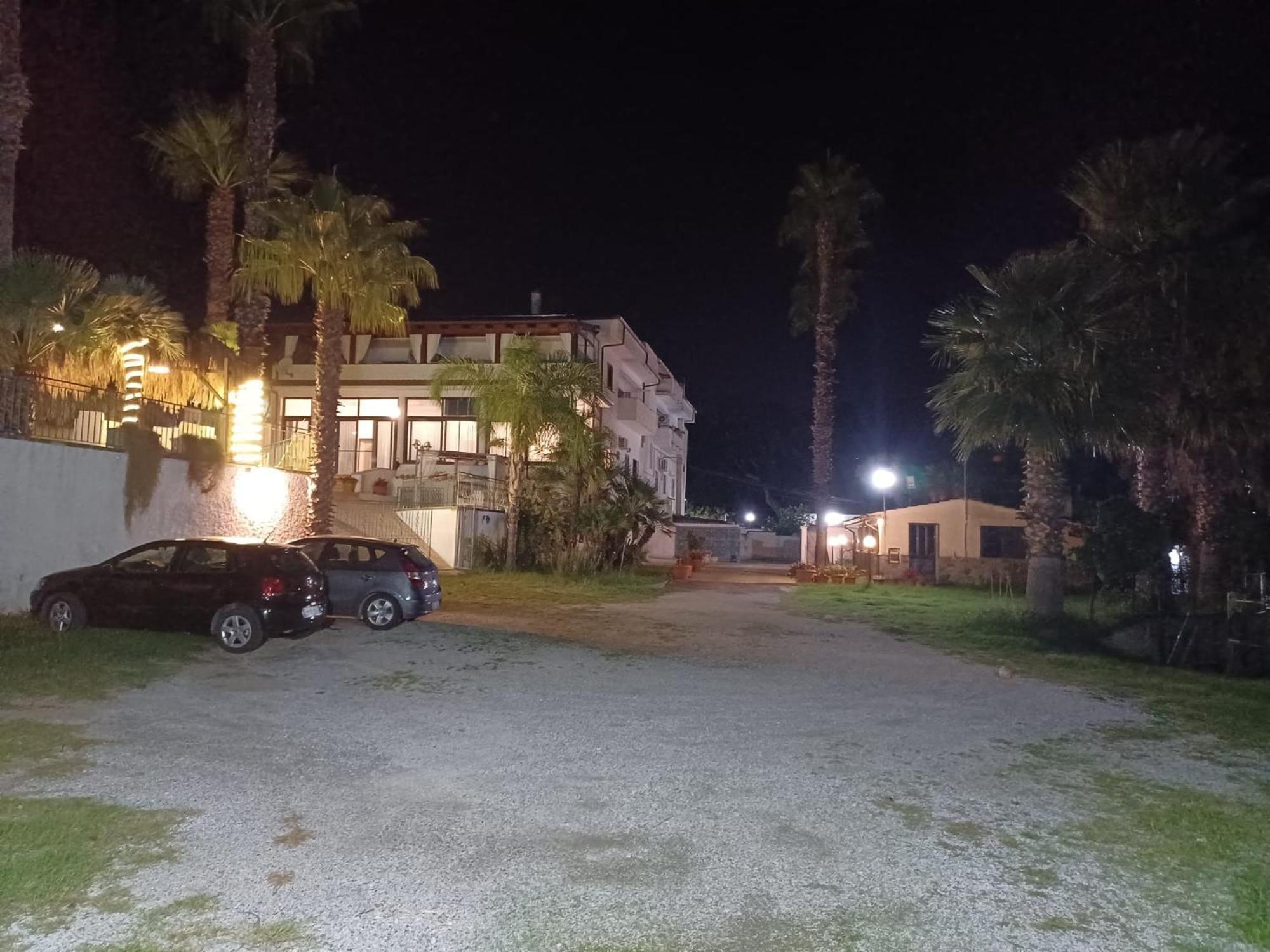 拉默齐亚泰尔默Palm House住宿加早餐旅馆 外观 照片
